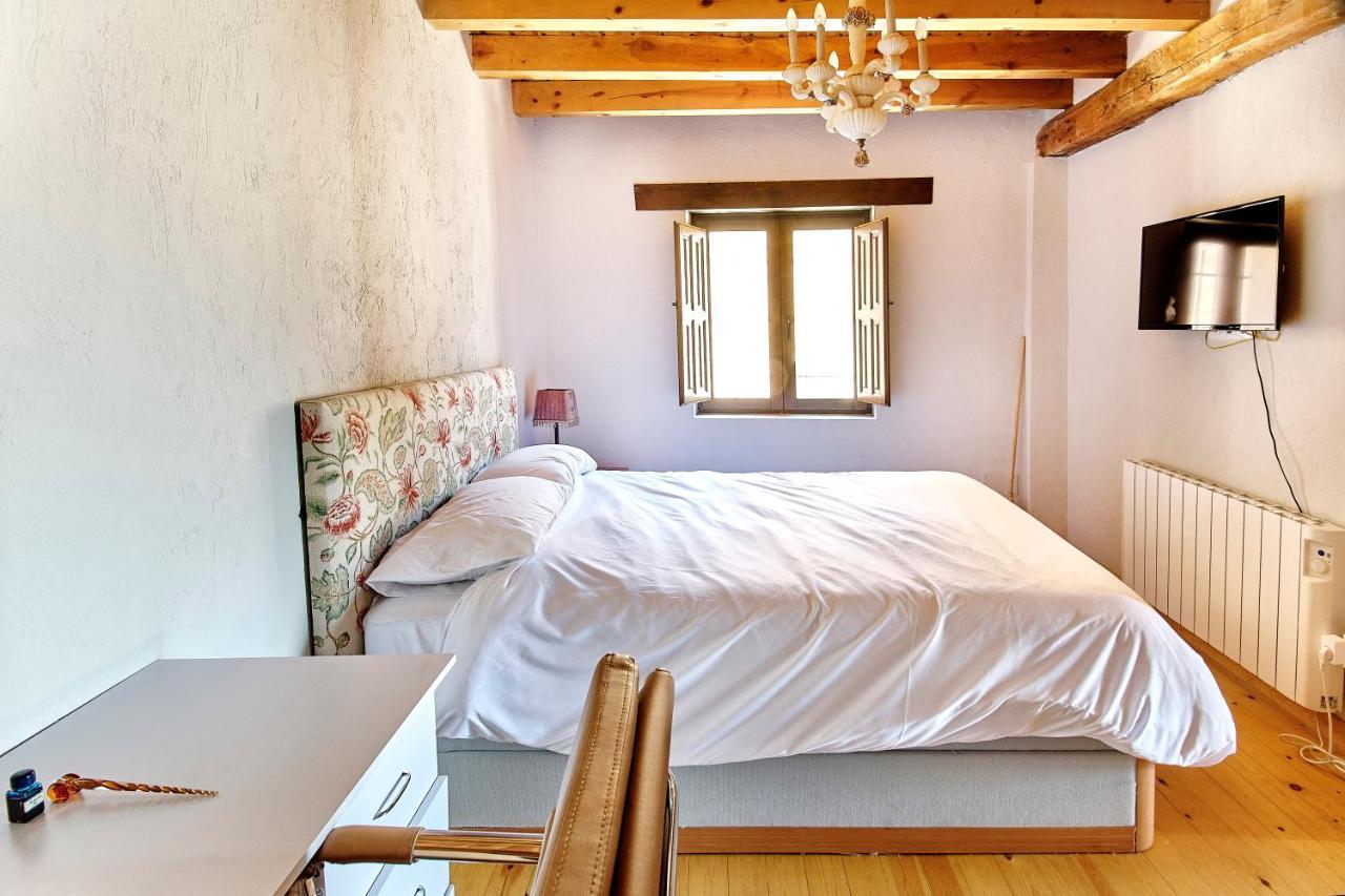 Hestia Vut Villa Ayllon Luaran gambar
