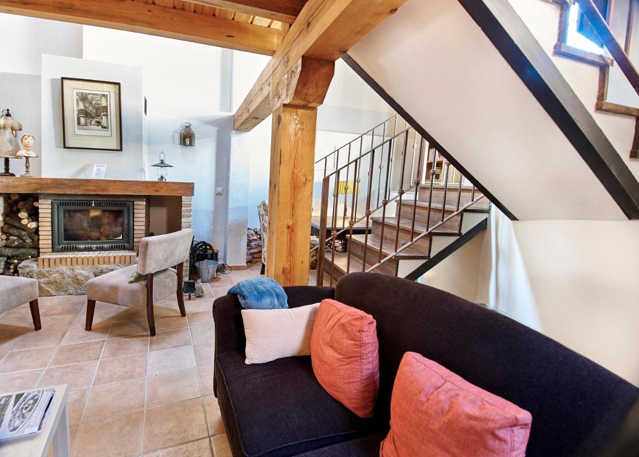 Hestia Vut Villa Ayllon Luaran gambar